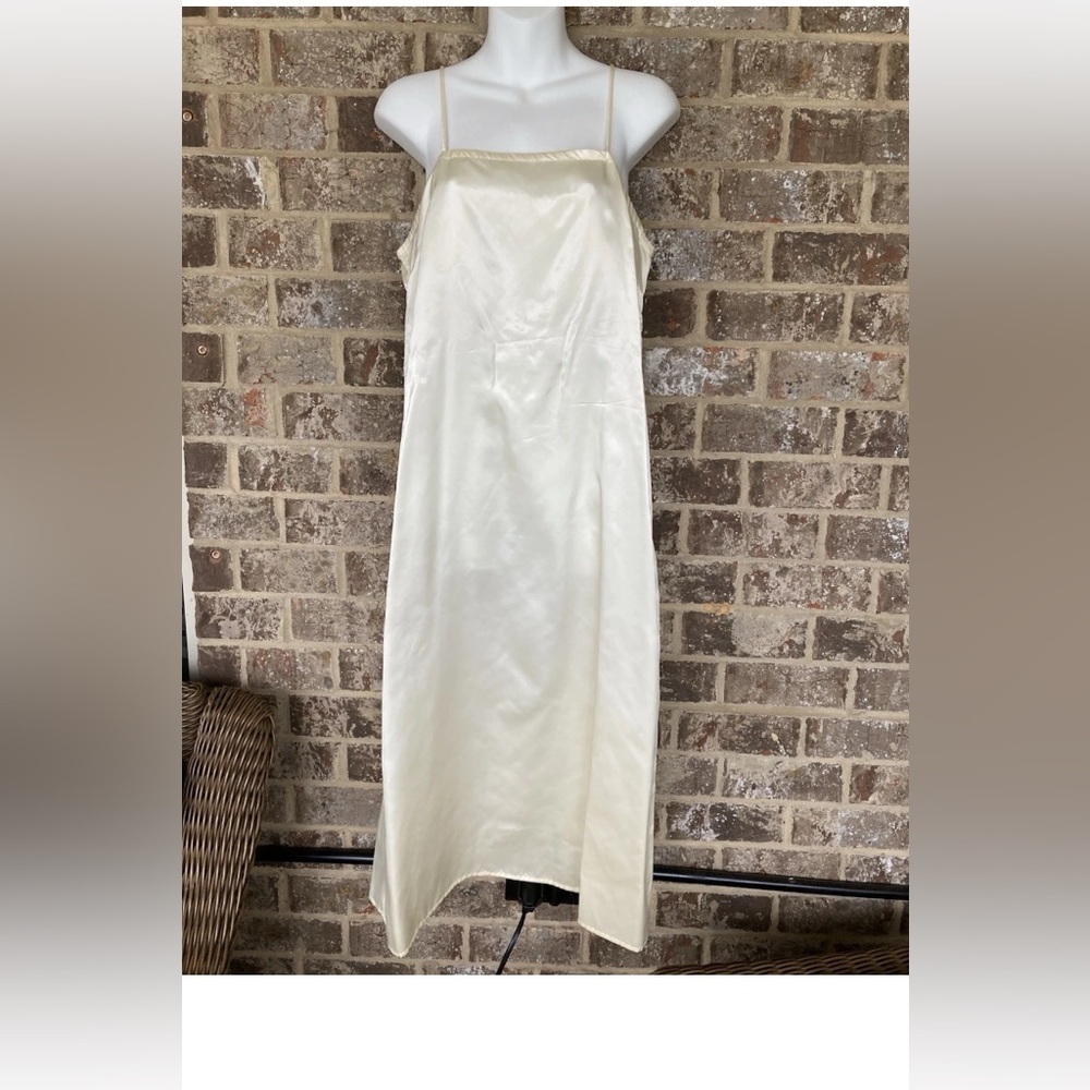 Vintage 1970’s High Neck Lace & Satin Ribbon Embellished Sheath Dress 11/12 - Picture 12 of 13